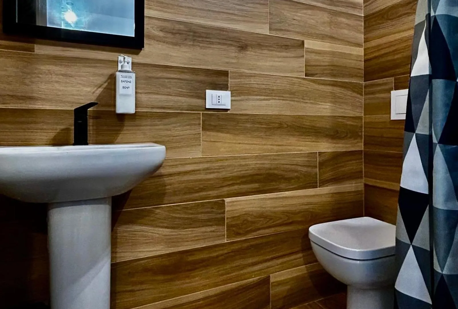 Camera Con Bagno Privato 04 0*, Milan Italy